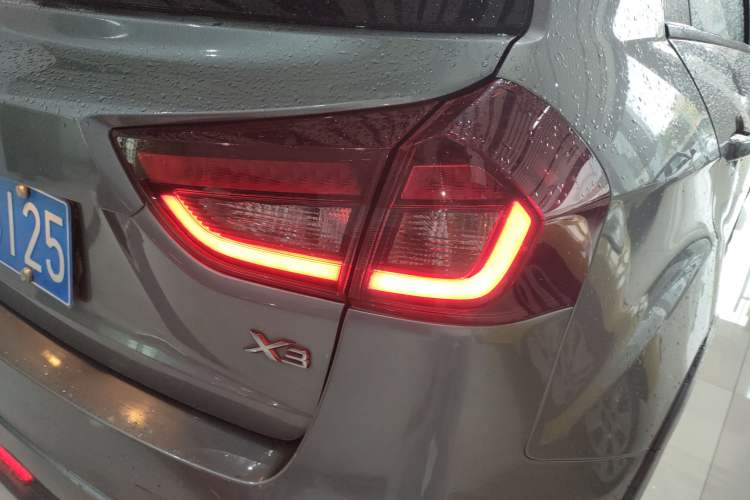 Used Geely Auto Vision X3 2019 Upgraded Model 1.5L CVT Prestige Version Right Rear Taillight