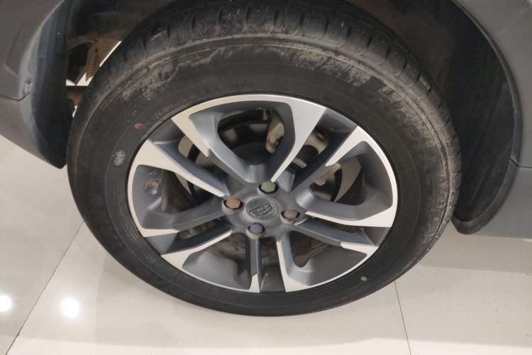 Used Geely Auto Vision X3 2019 Upgraded Model 1.5L CVT Prestige Version Right Rear Wheel Hub