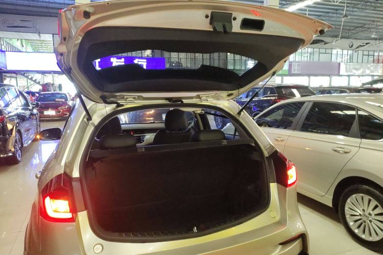 Used Geely Auto Vision X3 2019 Upgraded Model 1.5L CVT Prestige Version Trunk