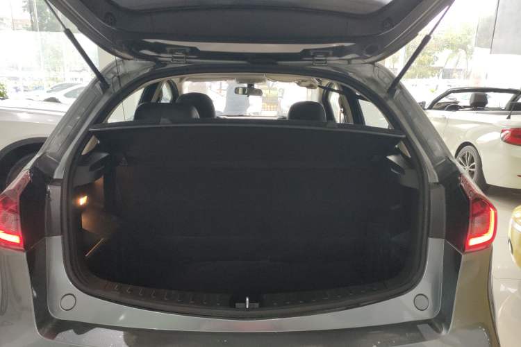 Used Geely Auto Vision X3 2019 Upgraded Model 1.5L CVT Prestige Version Trunk