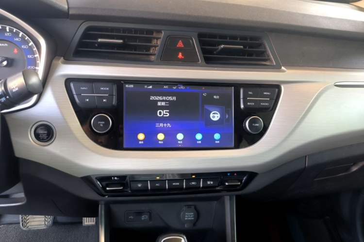 Used Geely Auto Vision X3 2019 Upgraded Model 1.5L CVT Elite Version Audio And AC Panel