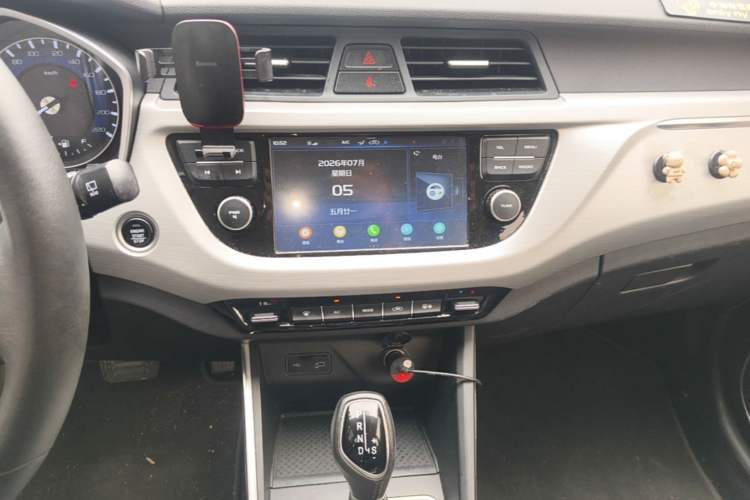 Used Geely Auto Vision X3 2019 Upgraded Model 1.5L CVT Elite Version Audio And AC Panel