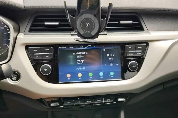 Used Geely Auto Vision X3 2019 Upgraded Model 1.5L CVT Elite Version Audio And AC Panel