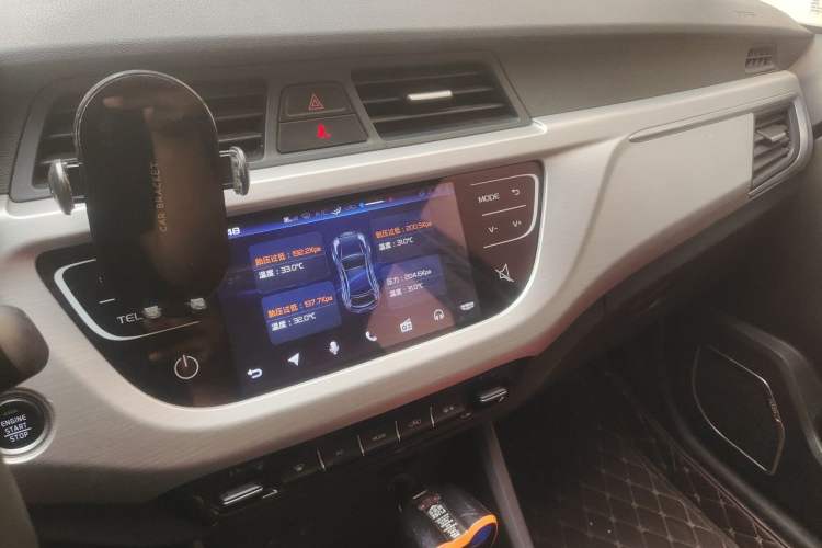 Used Geely Auto Vision X3 2019 Upgraded Model 1.5L CVT Prestige Version Audio And AC Panel