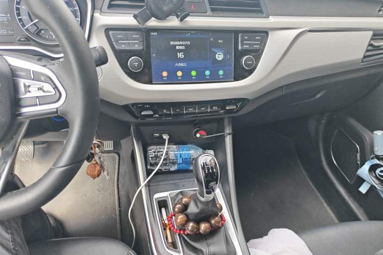 Used Geely Auto Vision X3 2019 Upgraded Model 1.5L Manual Elite Version Audio And AC Panel