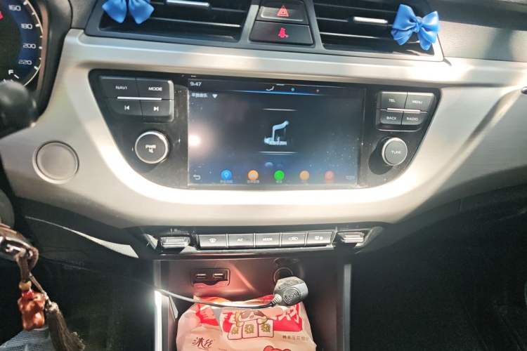 Used Geely Auto Vision X3 2019 Upgraded Model 1.5L Manual Elite Version Audio And AC Panel