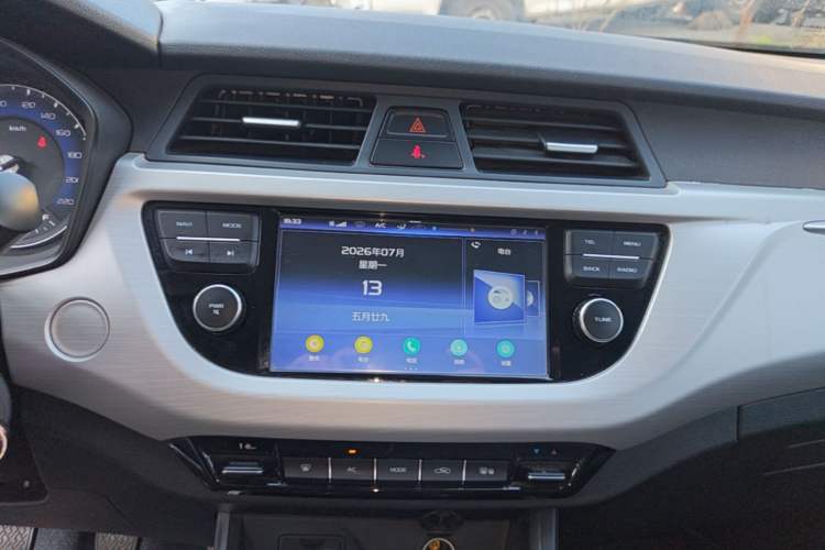 Used Geely Auto Vision X3 2019 Upgraded Model 1.5L Manual Elite Version Audio And AC Panel