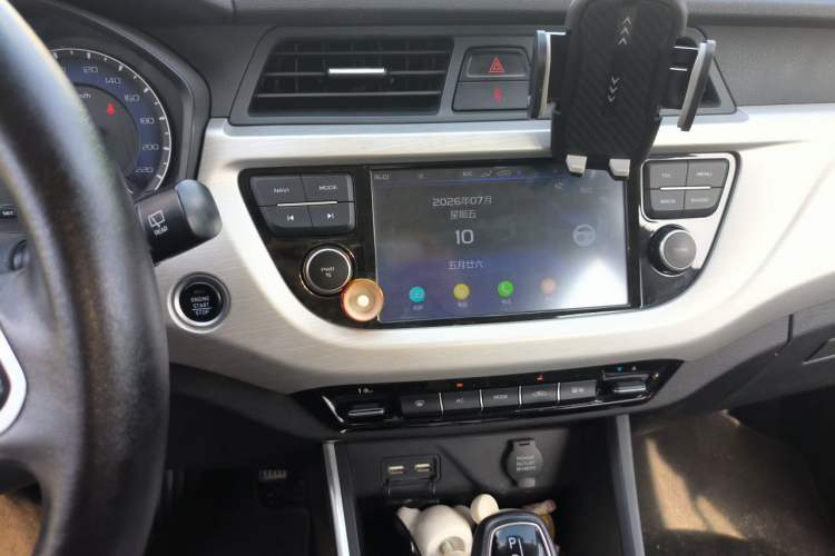 Used Geely Auto Vision X3 2019 Upgraded Model 1.5L CVT Elite Version Audio And AC Panel