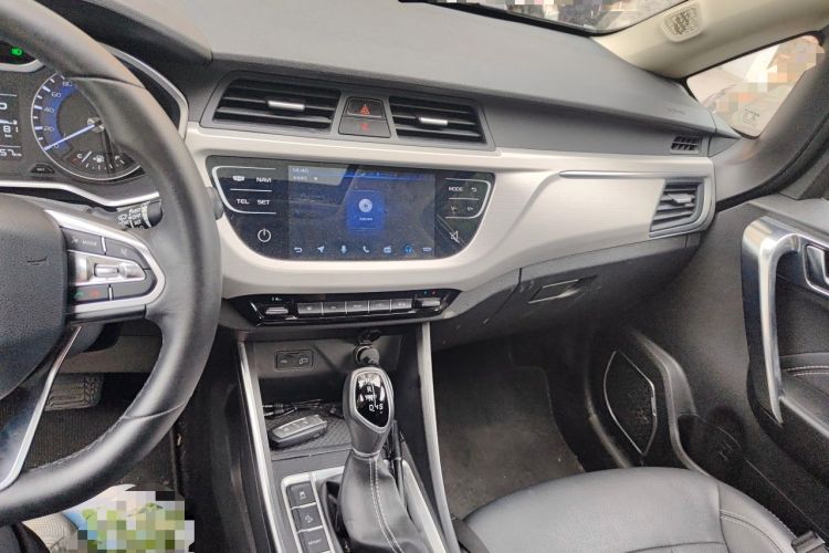 Used Geely Auto Vision X3 2019 Upgraded Model 1.5L CVT Prestige Version Audio And AC Panel