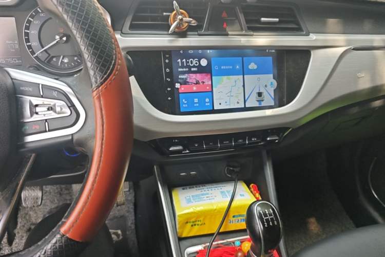 Used Geely Auto Vision X3 2019 Upgraded Model 1.5L Manual Elite Version Audio And AC Panel