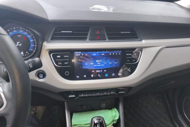 Used Geely Auto Vision X3 2019 Upgraded Model 1.5L CVT Prestige Version Audio And AC Panel