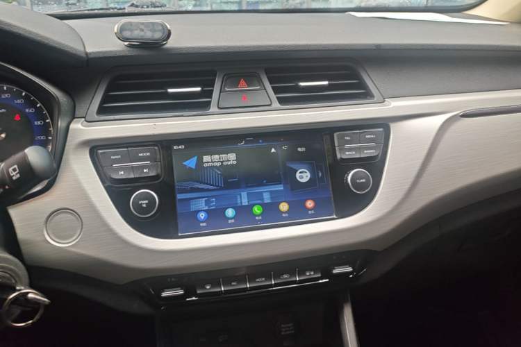 Used Geely Auto Vision X3 2019 Upgraded Model 1.5L Manual Luxury Version Audio And AC Panel