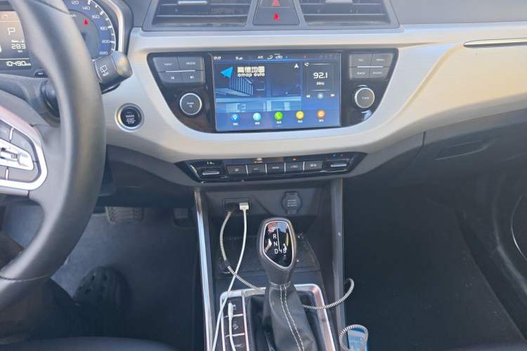 Used Geely Auto Vision X3 2019 Upgraded Model 1.5L CVT Prestige Version Audio And AC Panel