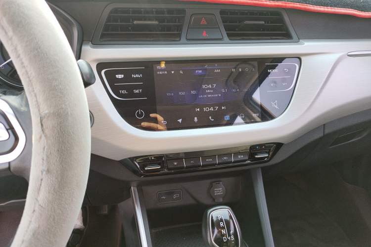 Used Geely Auto Vision X3 2019 Upgraded Model 1.5L CVT Prestige Version Audio And AC Panel