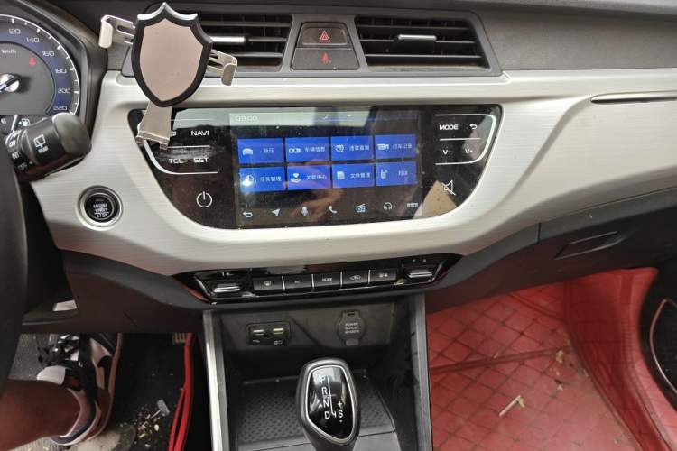 Used Geely Auto Vision X3 2019 Upgraded Model 1.5L CVT Prestige Version Audio And AC Panel