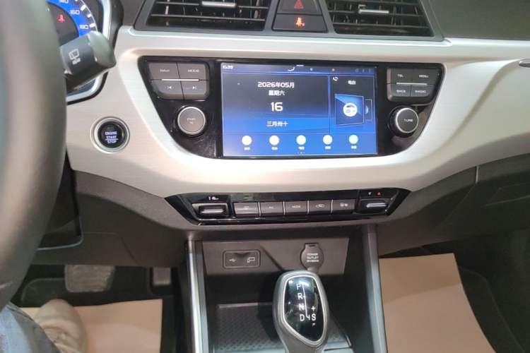 Used Geely Auto Vision X3 2019 Upgraded Model 1.5L CVT Elite Version Audio And AC Panel