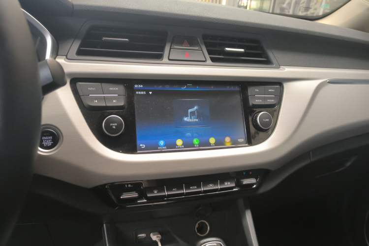 Used Geely Auto Vision X3 2019 Upgraded Model 1.5L CVT Elite Version Audio And AC Panel