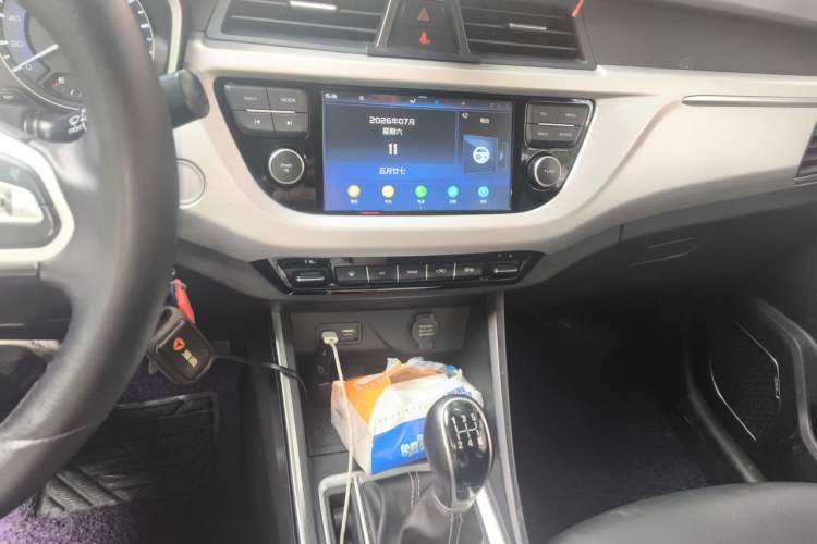 Used Geely Auto Vision X3 2019 Upgraded Model 1.5L Manual Elite Version Audio And AC Panel