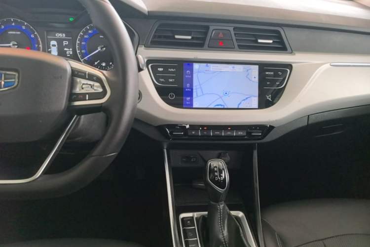 Used Geely Auto Vision X3 2019 Upgraded Model 1.5L CVT Prestige Version Audio And AC Panel
