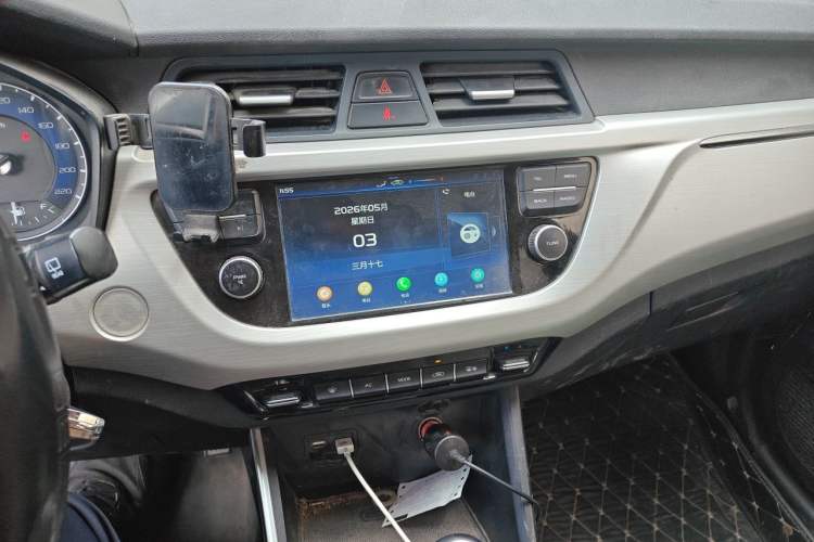 Used Geely Auto Vision X3 2019 Upgraded Model 1.5L Manual Elite Version Audio And AC Panel