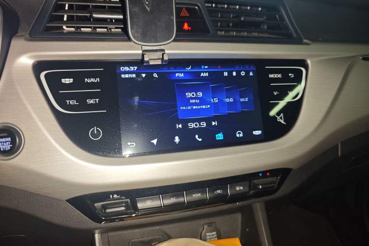 Used Geely Auto Vision X3 2019 Upgraded Model 1.5L CVT Prestige Version Audio And AC Panel
