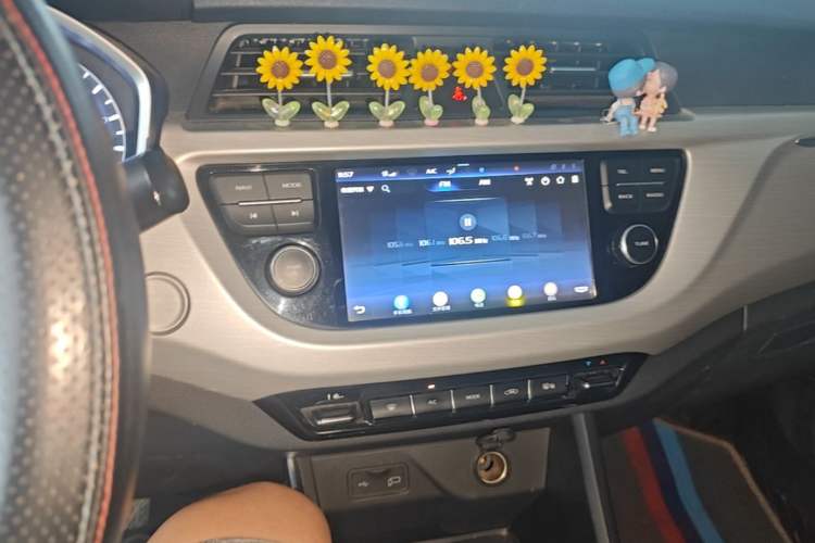 Used Geely Auto Vision X3 2019 Upgraded Model 1.5L Manual Elite Version Audio And AC Panel