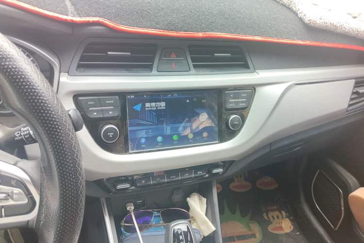 Used Geely Auto Vision X3 2019 Upgraded Model 1.5L CVT Prestige Version Audio And AC Panel