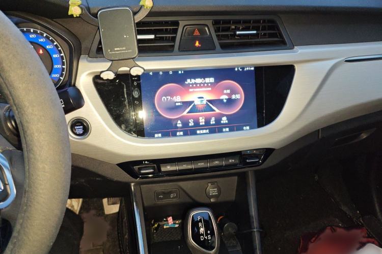 Used Geely Auto Vision X3 2019 Upgraded Model 1.5L CVT Elite Version Audio And AC Panel