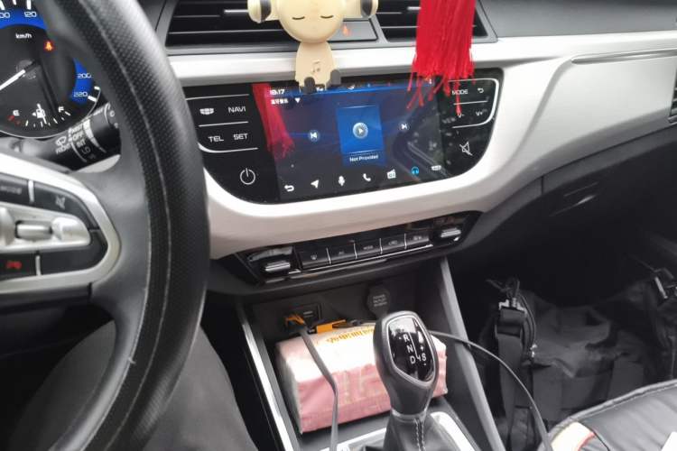 Used Geely Auto Vision X3 2019 Upgraded Model 1.5L CVT Prestige Version Audio And AC Panel