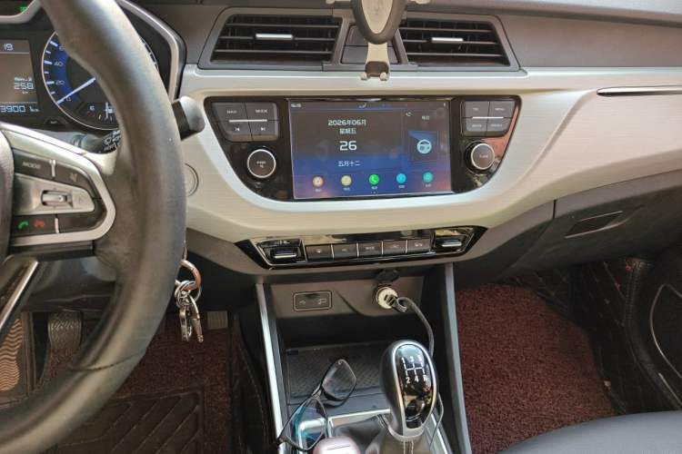 Used Geely Auto Vision X3 2019 Upgraded Model 1.5L Manual Elite Version Audio And AC Panel
