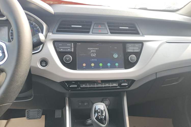Used Geely Auto Vision X3 2019 Upgraded Model 1.5L CVT Elite Version Audio And AC Panel