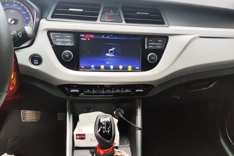 Used Geely Auto Vision X3 2019 Upgraded Model 1.5L CVT Elite Version Audio And AC Panel