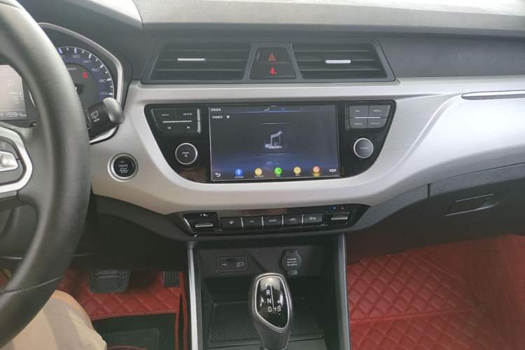 Used Geely Auto Vision X3 2019 Upgraded Model 1.5L CVT Elite Version Audio And AC Panel