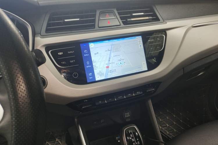 Used Geely Auto Vision X3 2019 Upgraded Model 1.5L CVT Prestige Version Audio And AC Panel