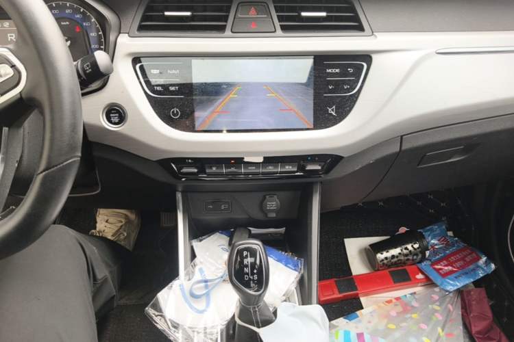 Used Geely Auto Vision X3 2019 Upgraded Model 1.5L CVT Prestige Version Audio And AC Panel