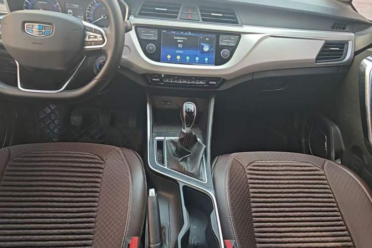 Used Geely Auto Vision X3 2019 Upgraded Model 1.5L Manual Elite Version Audio And AC Panel