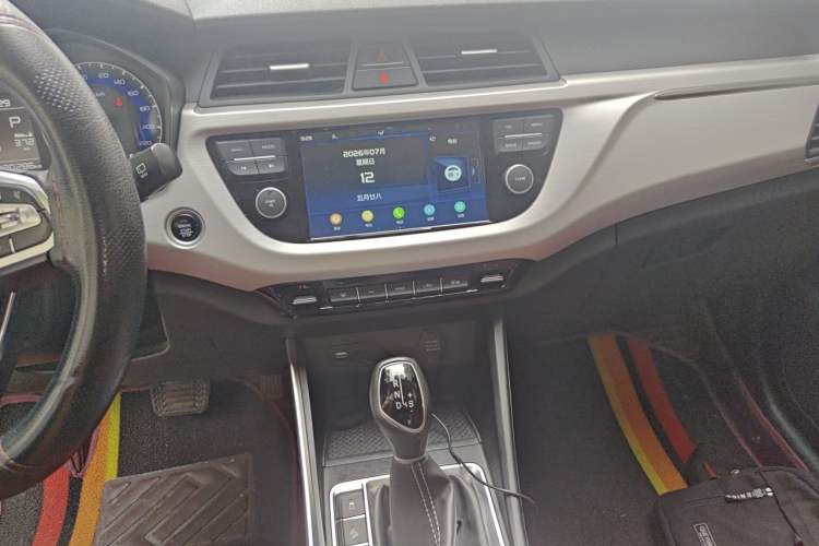 Used Geely Auto Vision X3 2019 Upgraded Model 1.5L CVT Elite Version Audio And AC Panel