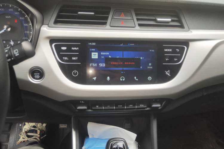 Used Geely Auto Vision X3 2019 Upgraded Model 1.5L CVT Prestige Version Audio And AC Panel