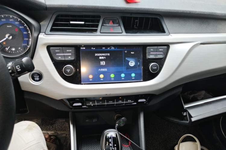 Used Geely Auto Vision X3 2019 Upgraded Model 1.5L CVT Elite Version Audio And AC Panel