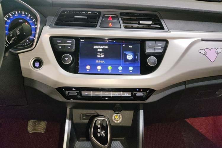 Used Geely Auto Vision X3 2019 Upgraded Model 1.5L CVT Elite Version Audio And AC Panel