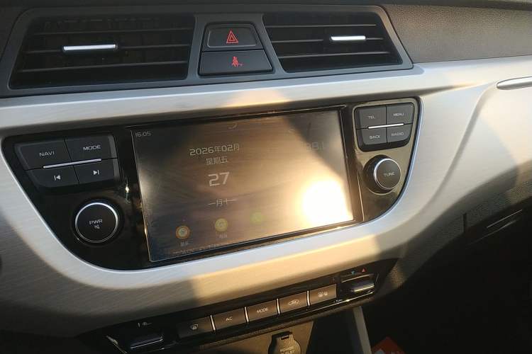 Used Geely Auto Vision X3 2019 Upgraded Model 1.5L Manual Elite Version Audio And AC Panel