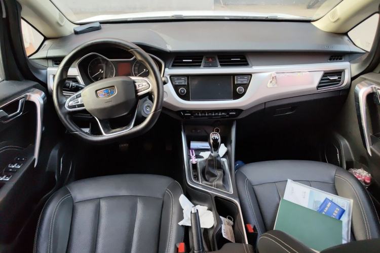 Used Geely Auto Vision X3 2019 Upgraded Model 1.5L Manual Elite Version Center Console