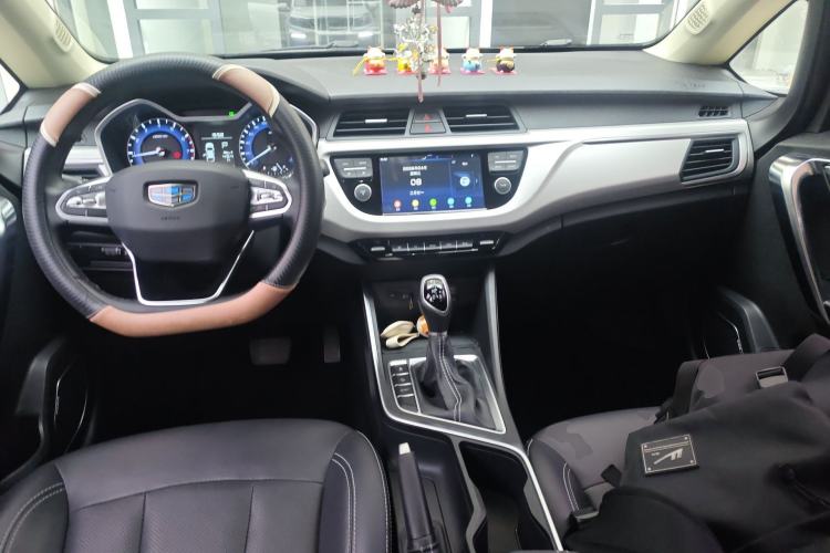 Used Geely Auto Vision X3 2019 Upgraded Model 1.5L CVT Elite Version Center Console