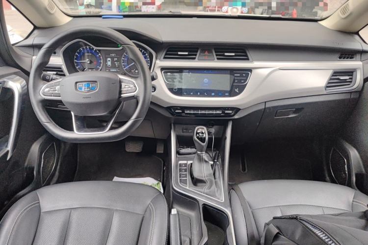 Used Geely Auto Vision X3 2019 Upgraded Model 1.5L CVT Prestige Version Center Console