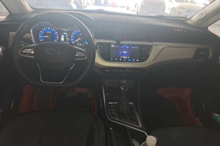 Used Geely Auto Vision X3 2019 Upgraded Model 1.5L CVT Prestige Version Center Console