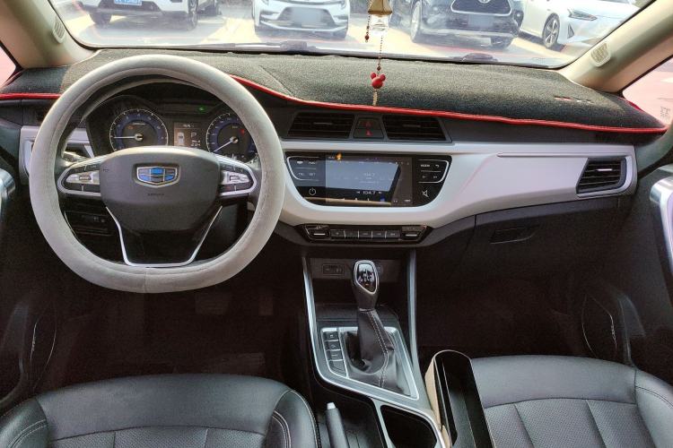 Used Geely Auto Vision X3 2019 Upgraded Model 1.5L CVT Prestige Version Center Console