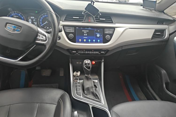 Used Geely Auto Vision X3 2019 Upgraded Model 1.5L CVT Elite Version Center Console