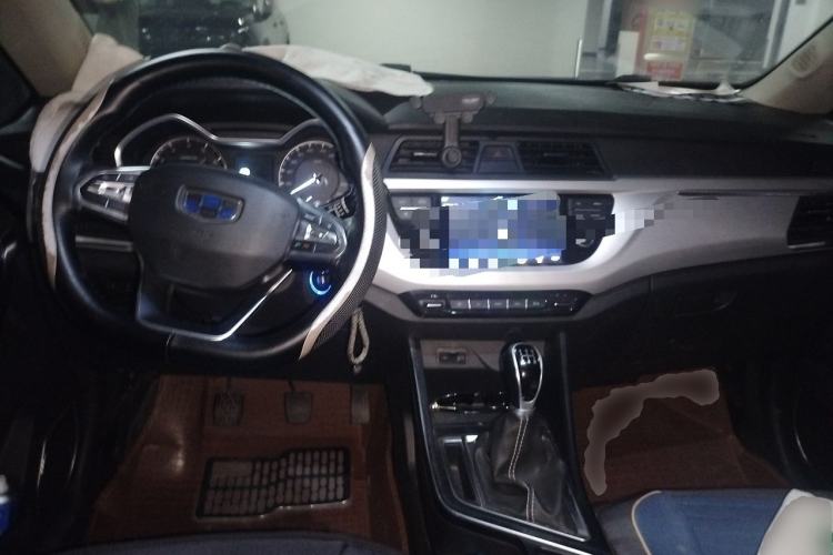 Used Geely Auto Vision X3 2019 Upgraded Model 1.5L Manual Elite Version Center Console