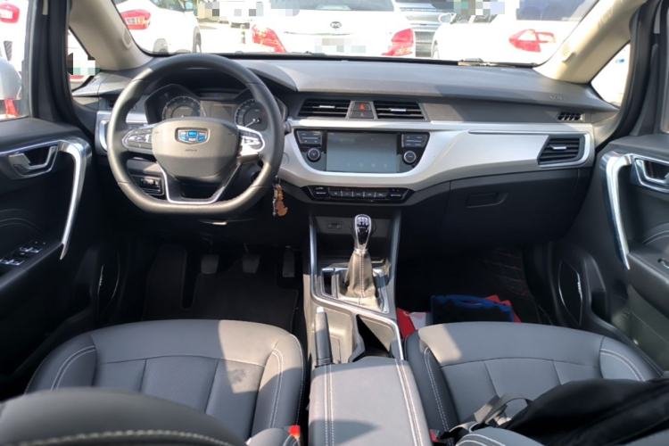 Used Geely Auto Vision X3 2019 Upgraded Model 1.5L Manual Luxury Version Center Console