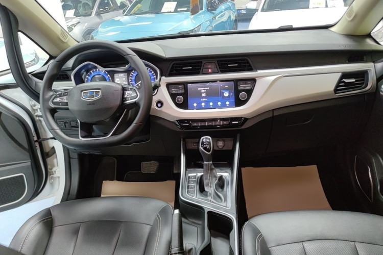 Used Geely Auto Vision X3 2019 Upgraded Model 1.5L CVT Elite Version Center Console